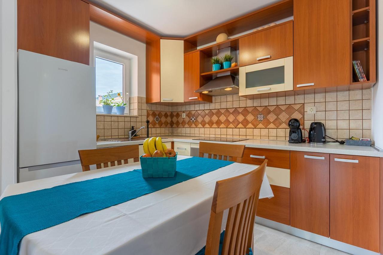 Apartmani Utmar كريس المظهر الخارجي الصورة