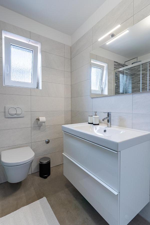 Apartmani Utmar كريس المظهر الخارجي الصورة