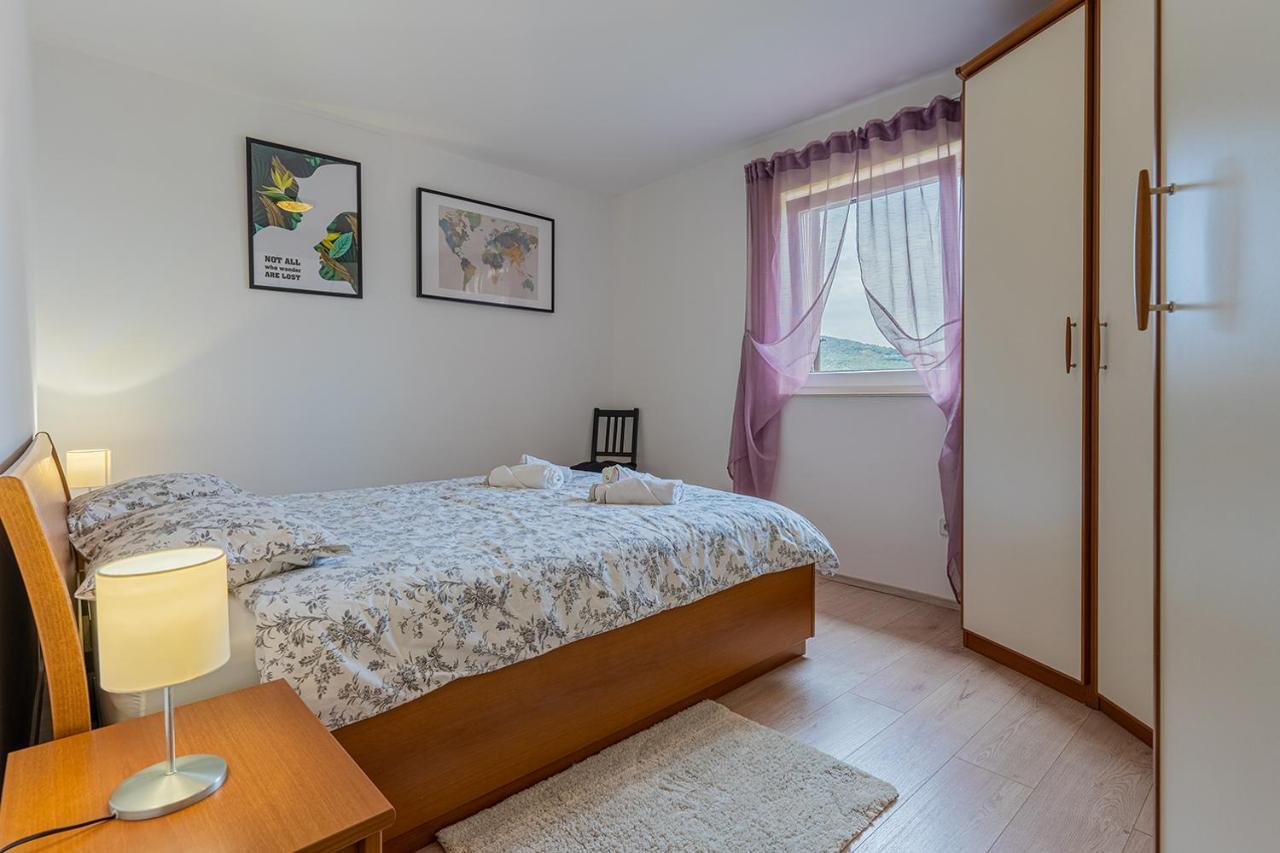 Apartmani Utmar كريس المظهر الخارجي الصورة