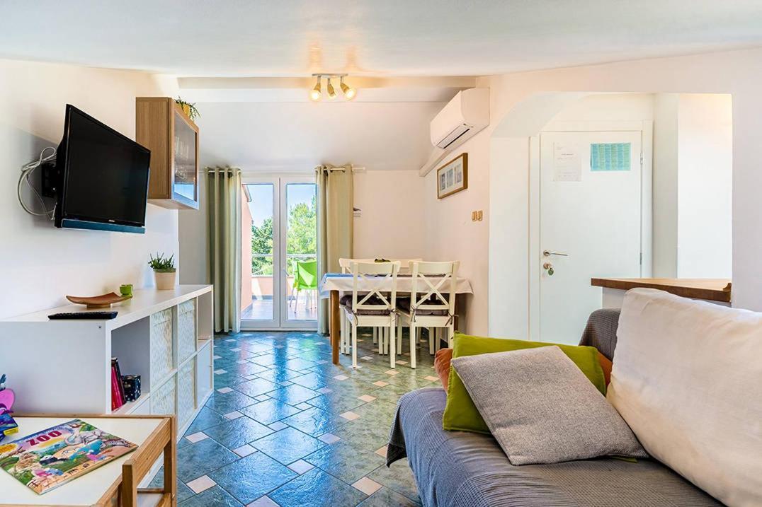 Apartmani Utmar كريس المظهر الخارجي الصورة